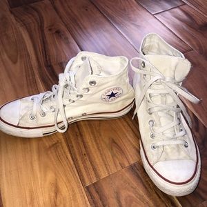 Women’s 8.5 white Converse